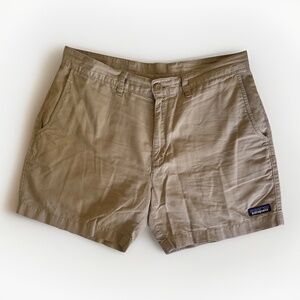 Patagonia Shorts Mens 32 Khaki Organic Cotton Canvas 6 in Inseam Outdoor Casual